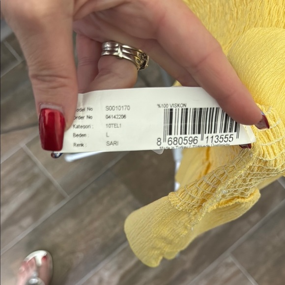 Chic Yellow Midi Dress with Ruffle Hem - Picture 5 of 9